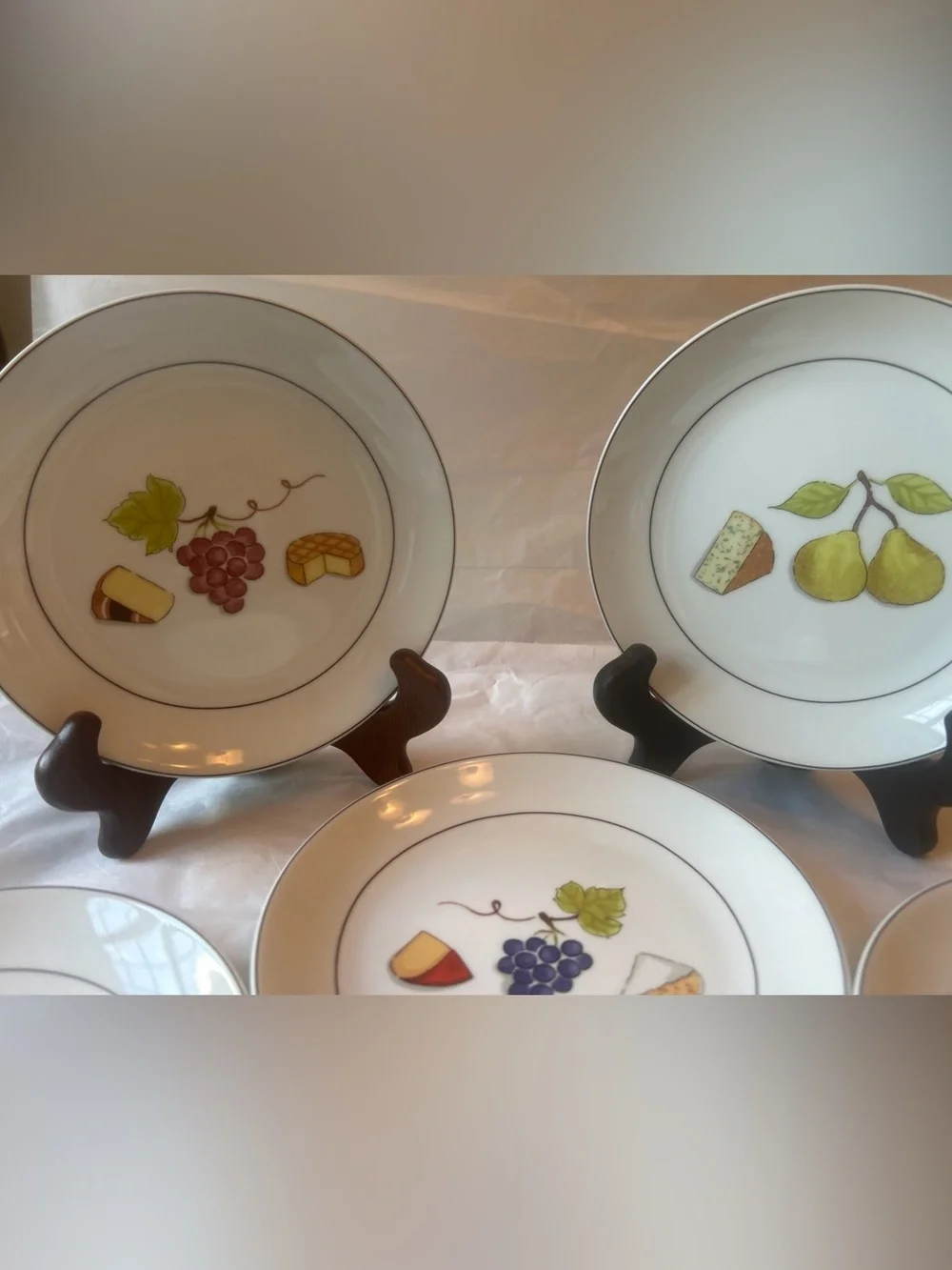 8 Crate & Barrel Nancy Green Fruit Fromage Appetizer Dessert Cheese Plates 6.5